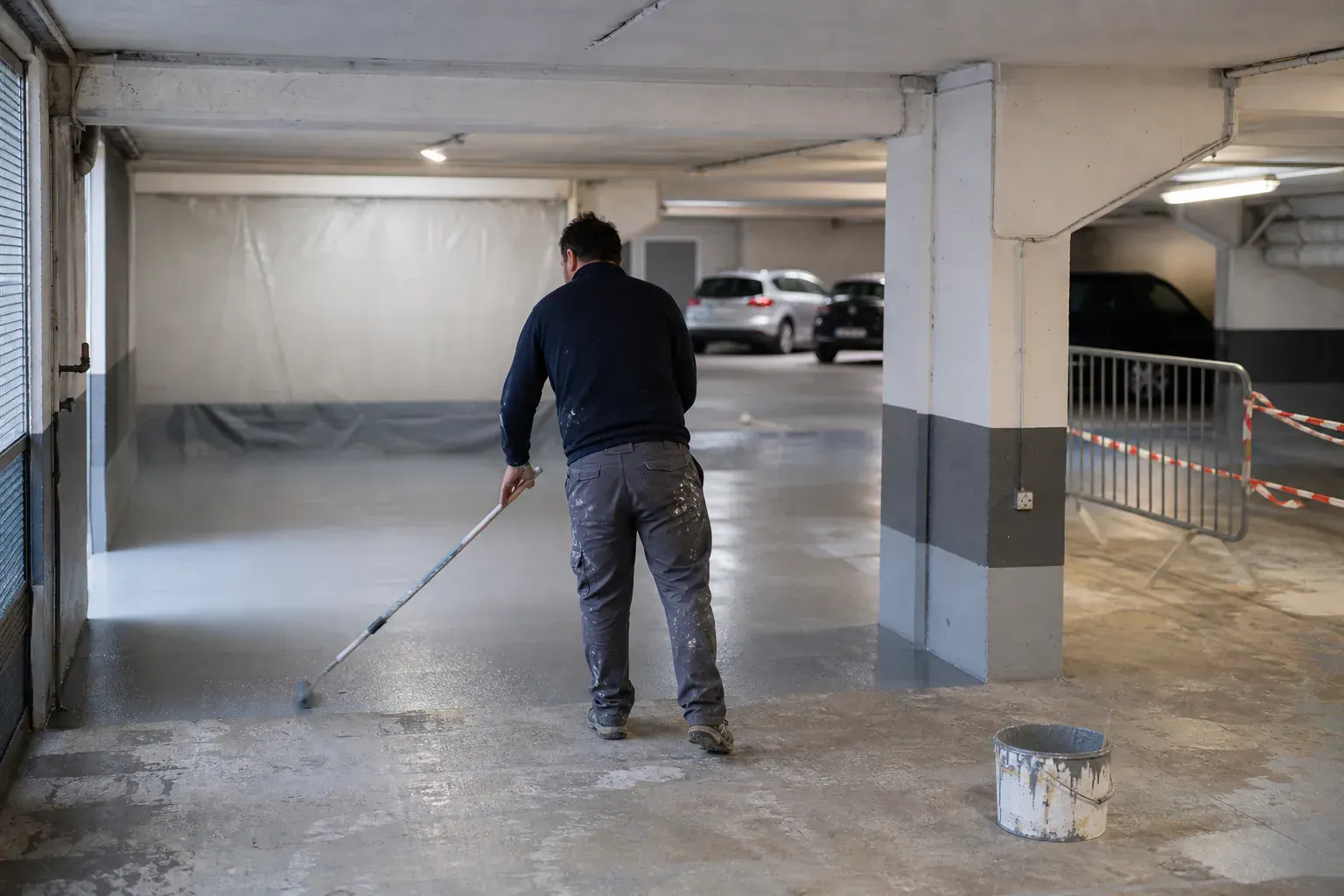 Local technique et parking d’un immeuble parisien : peinture de sol et murs en sous-sol