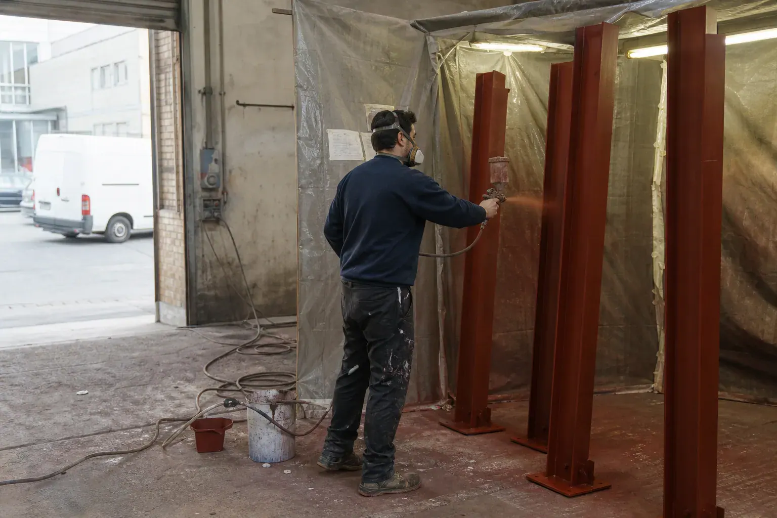 Atelier du Val-de-Marne : structure acier traitée antirouille époxy